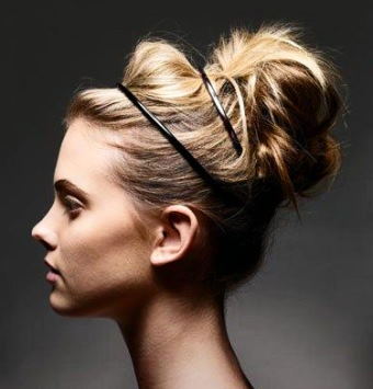 way to style your hair for the holidays